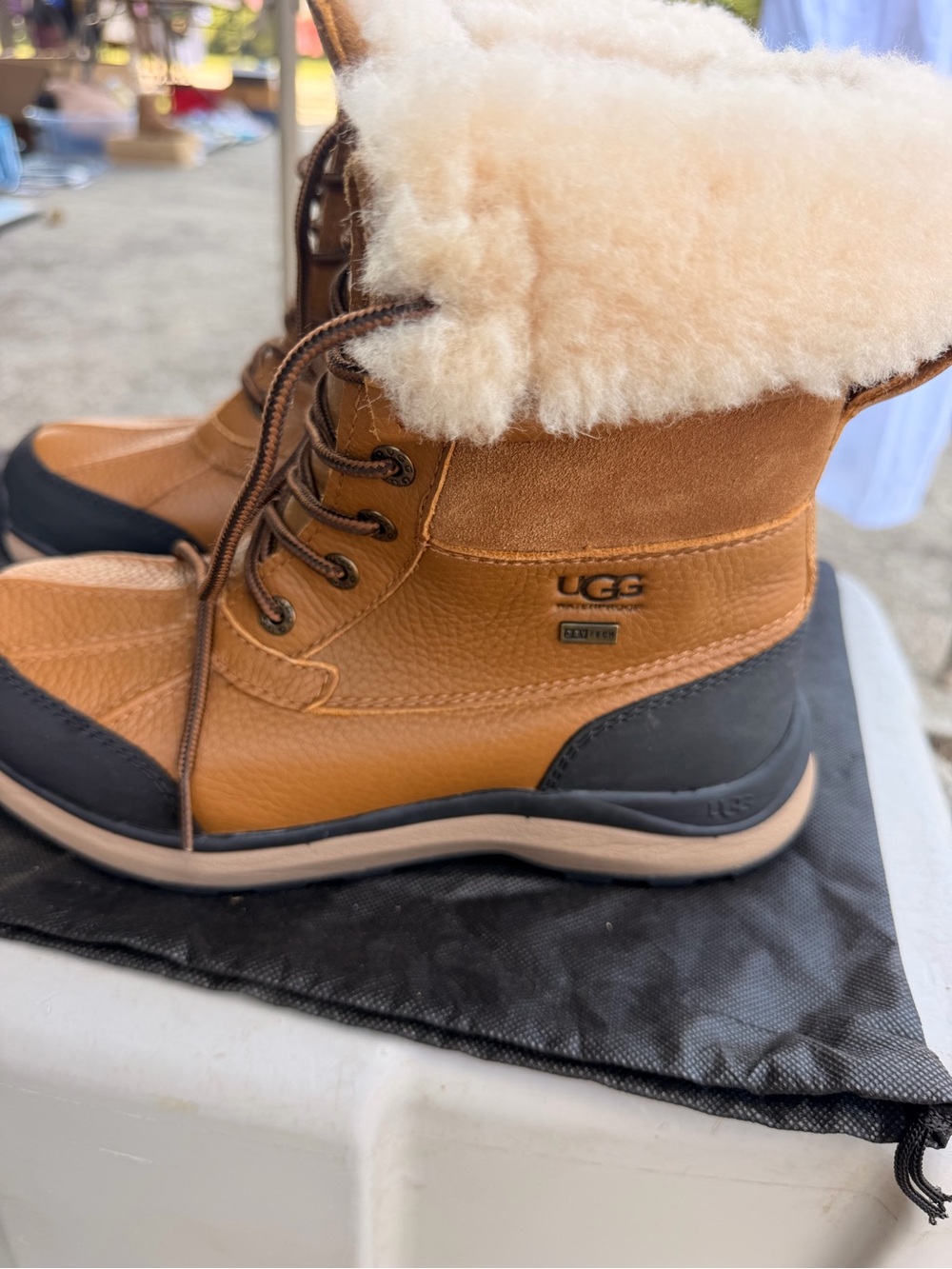 UGG Tan Chestnut Lace-Up Shearling Winter Boots